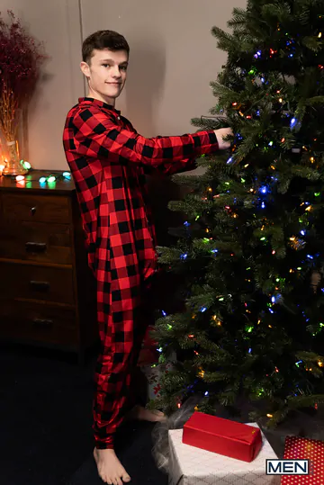 Twink fucking a muscle boy