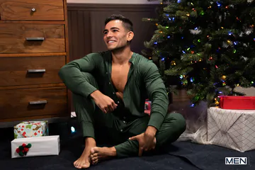 Twink fucking a muscle boy