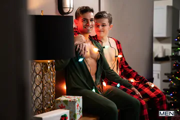 Twink fucking a muscle boy