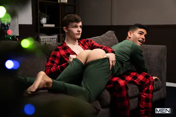 Twink fucking a muscle boy