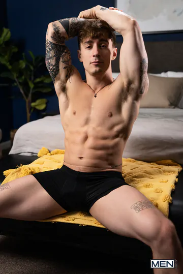 Guys with fit bodies fucking