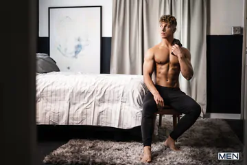 Sexy guy fucking Felix Fox