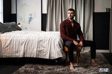 Sexy guy fucking Felix Fox