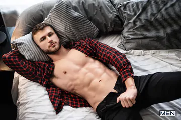 Sexy guy fucking Felix Fox