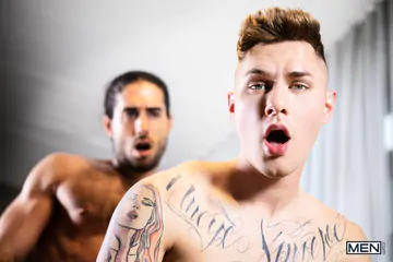 Sexy Zak Bishop gets his ass fucked