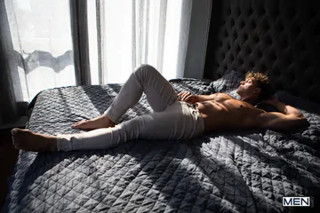 Felix Fox gets his butthole fucked