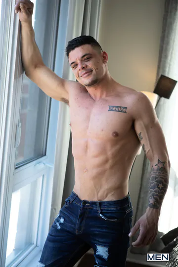 Felix Fox gets his butthole fucked