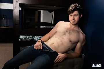 Horny guys in the dorm