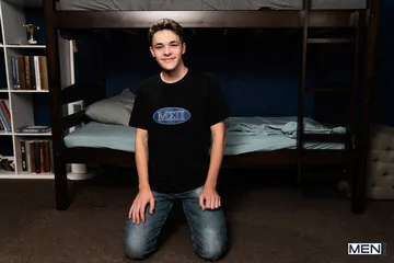 Horny guys in the dorm