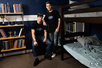 Horny guys in the dorm