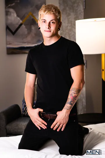 Ryan Bones fucking a blonde guy