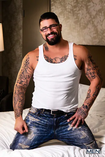 Ryan Bones fucking a blonde guy