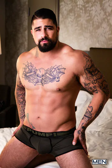 Ryan Bones fucking a blonde guy