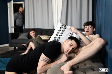 Long cock guy getting twink fucked