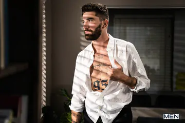 Chris Damned man handles Joey Mills