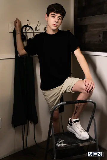 Hunkey man fucking Joey Mills