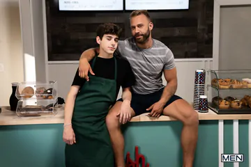 Hunkey man fucking Joey Mills