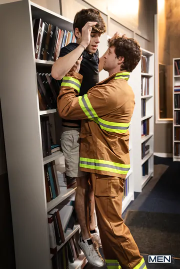 Joey Mills and Finn Harding boning