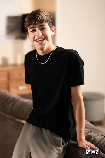 Fit man fucking a twink