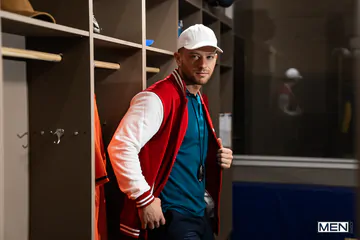 Joey Mills gets fucked in the locker room