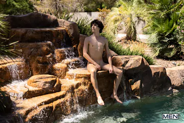 Johnny Ford fucking a slim dude