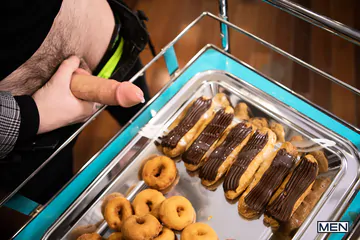 Sexy twink fucking a fat hairy guy