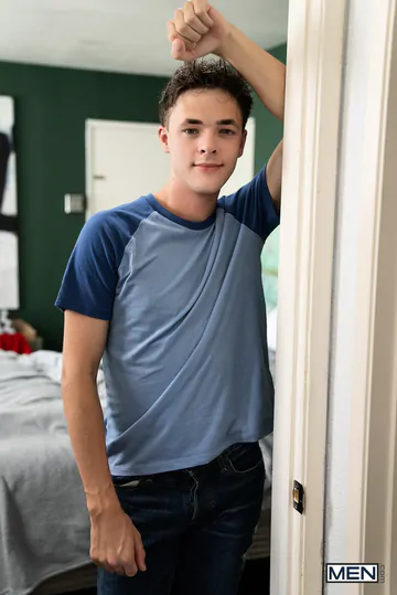 Twink gets his butt banged