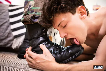 Markus Kage banging Edward Terrent