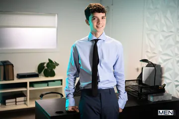 Malik Delgaty fucks a cute boy