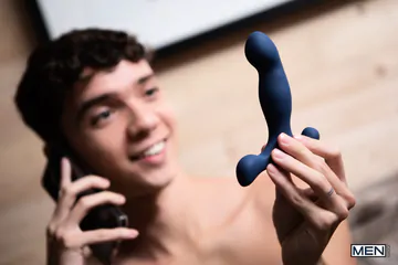 Malik Delgaty fucks a cute boy