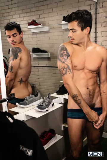 Ashton Summers and Pierce Paris fucking