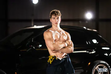 Fit guys fucking in a warehouse