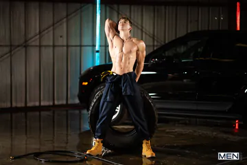 Fit guys fucking in a warehouse