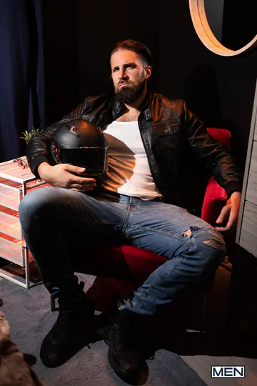 Hot guy gets his butt banged