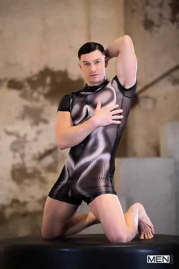 Ruslan Angelo gets fucked by Tom Storm