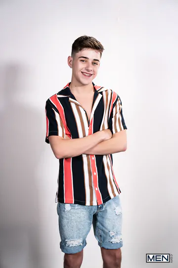 Threesome porn with Joey Mills