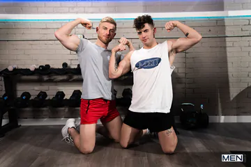 Gay guys fucking at the gym