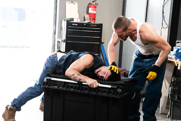 Hairy chest guy getting fucked 5346