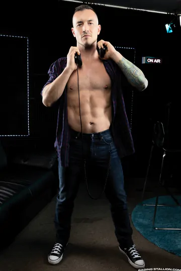 Threesome fucking in the shower