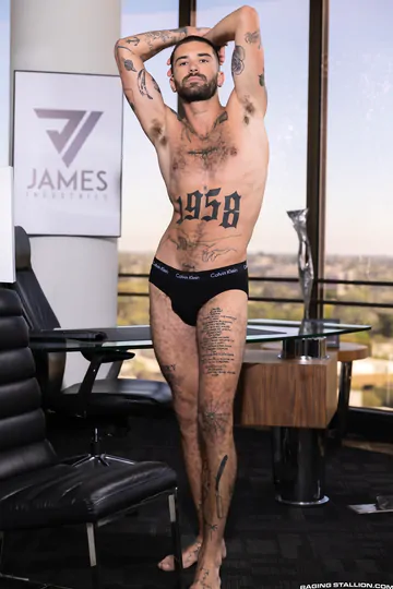 Threesome porn with Chris Damned