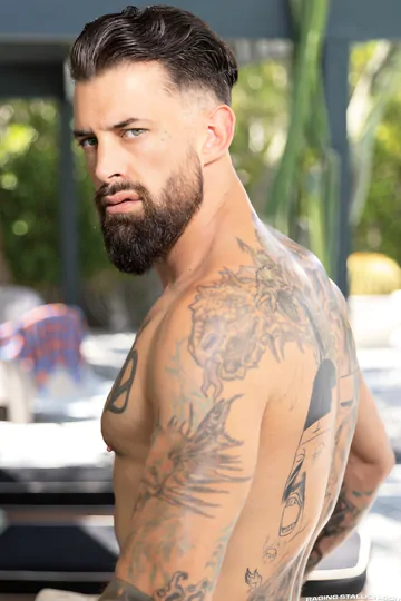 Threesome with a sexy tanned guy