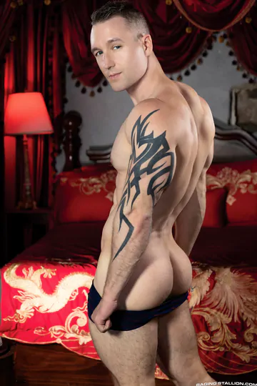 Muscular men sucking and fucking