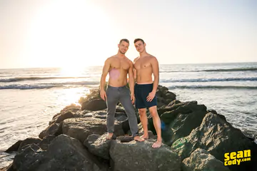 Sexy guys fucking and cumming