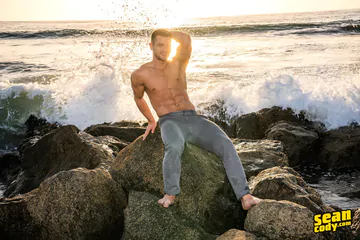 Sexy guys fucking and cumming