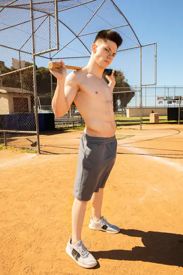 Big hunk fucking sexy Riley