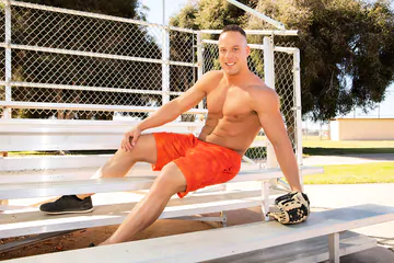 Big hunk fucking sexy Riley