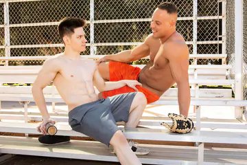 Big hunk fucking sexy Riley