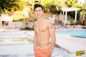 Insanely sexy guy fucking ass