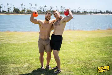 Big hairy hunk gets fucked