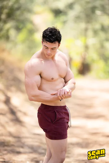 Cute guy with a hunky body